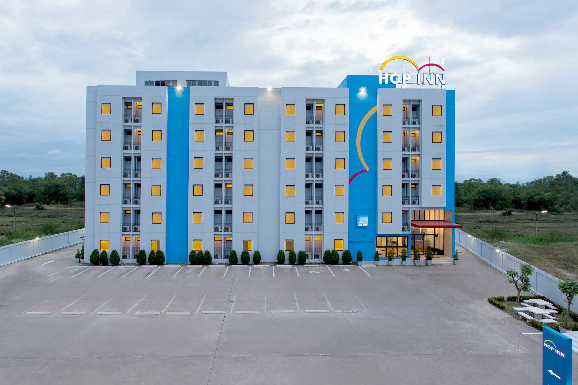 Hop Inn HHQ Zewnętrze zdjęcie